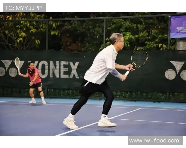 杭州网球队在全国网球耐力排行榜中荣登第四名展现强大实力 杭州网球队在全国网球耐力排行榜中荣登第四名展现强大实力